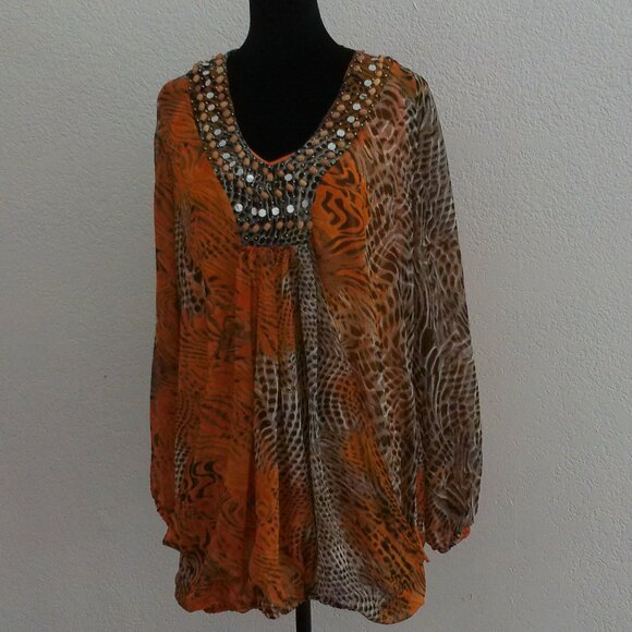 Orange color Paisley style blouse, with sequins shiny and wood beaded details - Picture 3 of 12